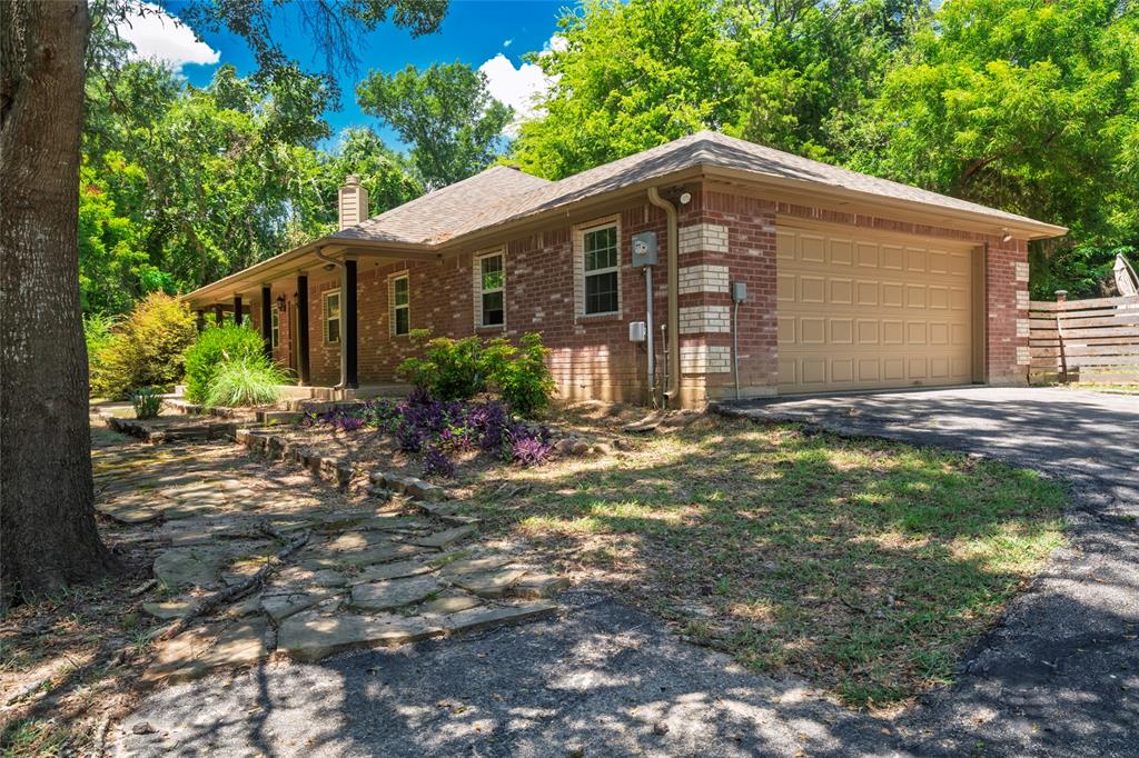 8231 County Road 4023 Property Photo 1