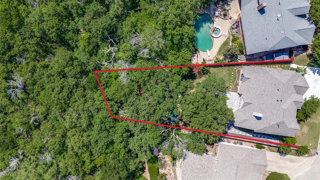 2704 Crestwood Lane Property Photo 1