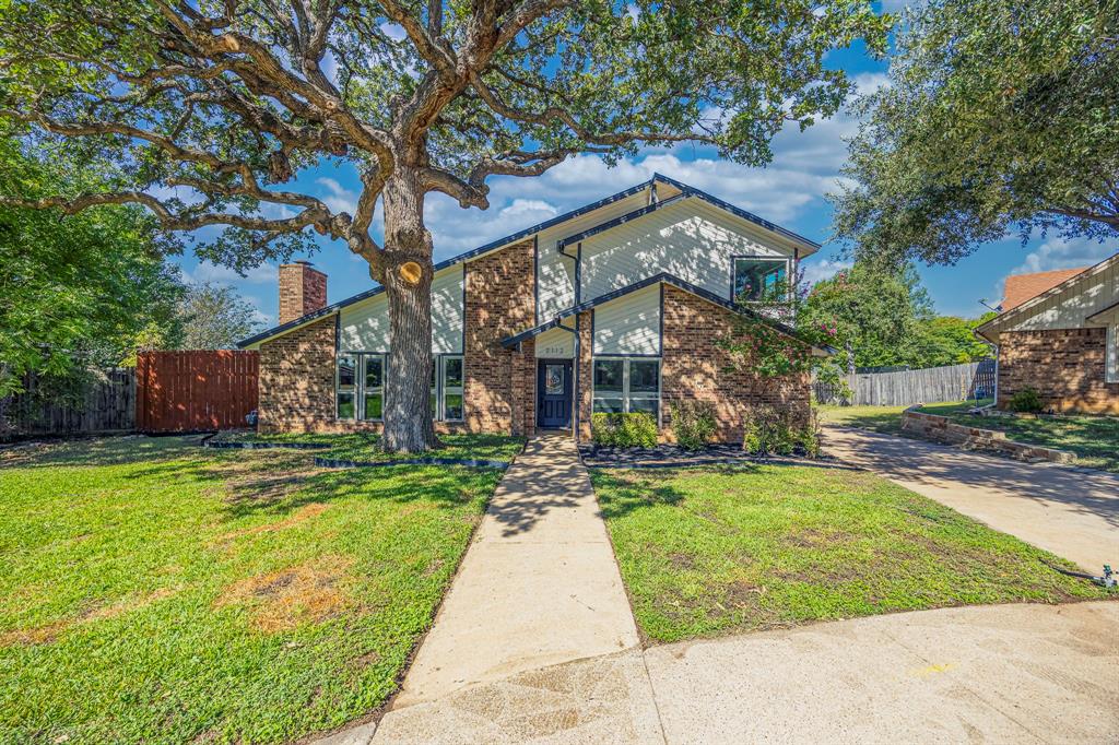 2112 Oakmeadow Place Property Photo 1