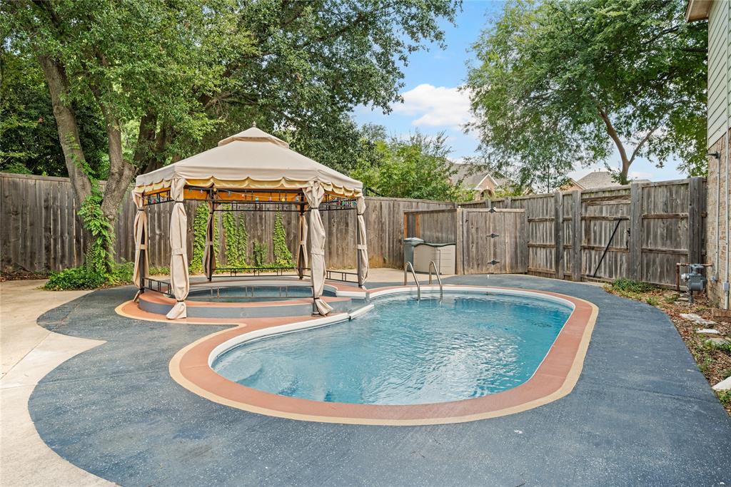 5704 Champion Court Property Photo 1
