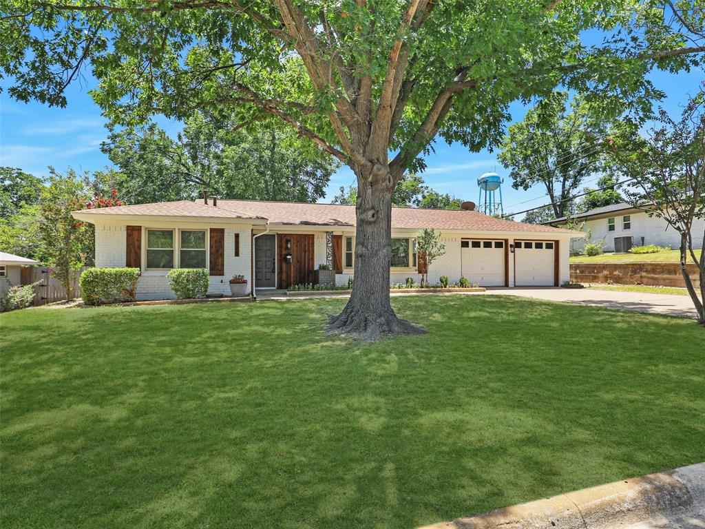 8025 Northbrook Drive Property Photo 1