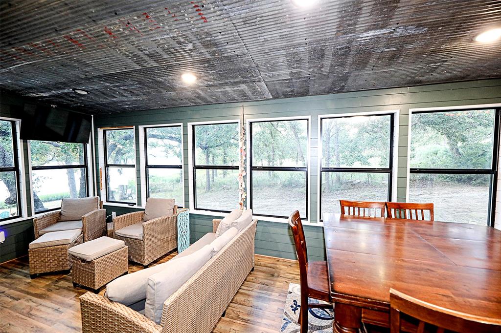 700 Frontier Street Property Photo 1