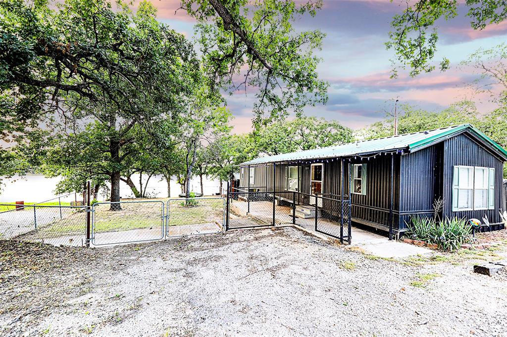 700 Frontier Street Property Photo 10