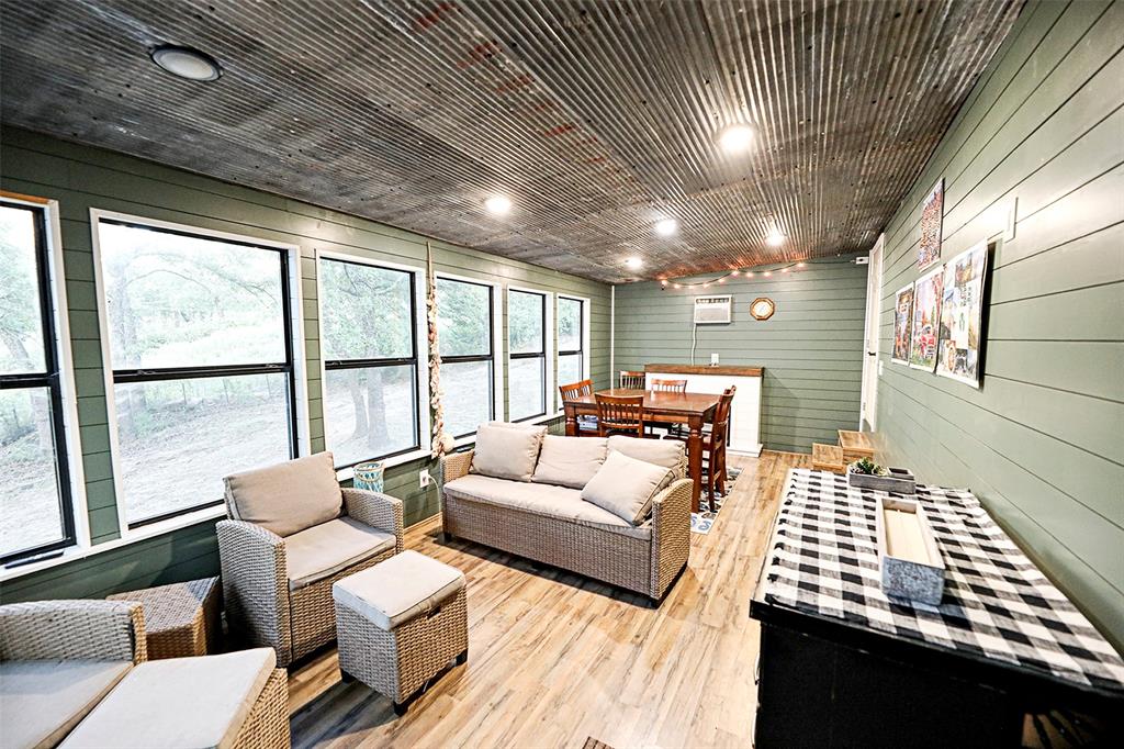 700 Frontier Street Property Photo 12