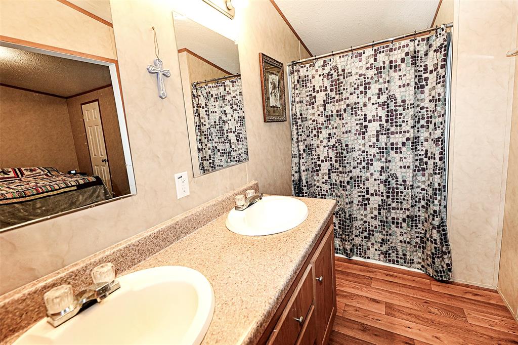 700 Frontier Street Property Photo 28