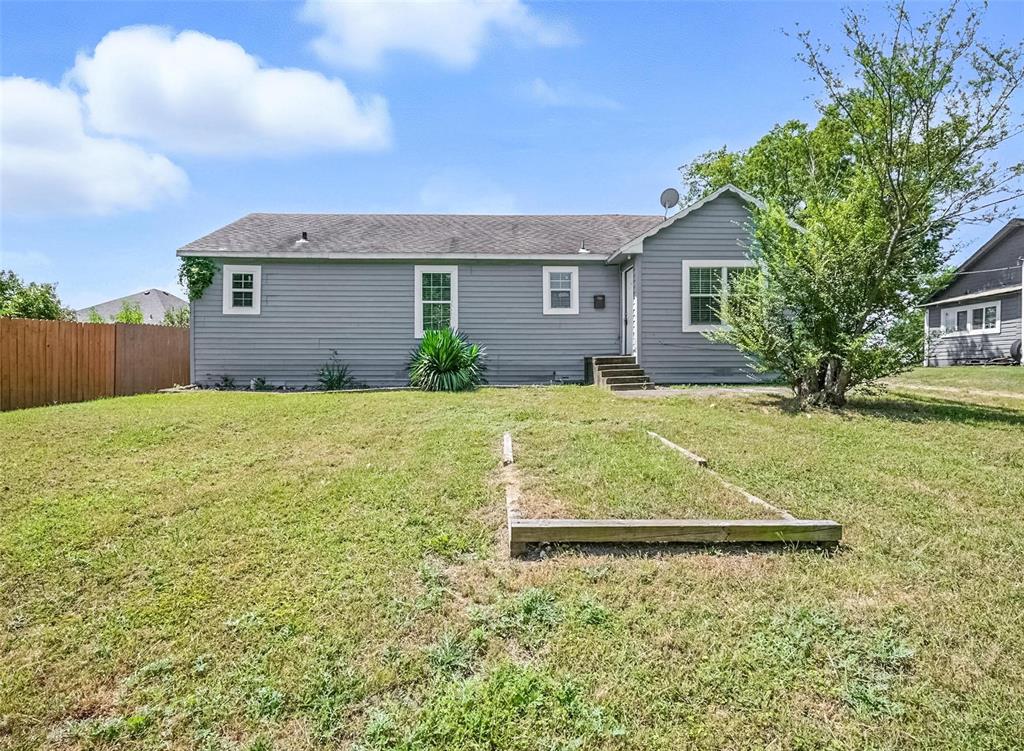 504 E Bonham Street Property Photo 1