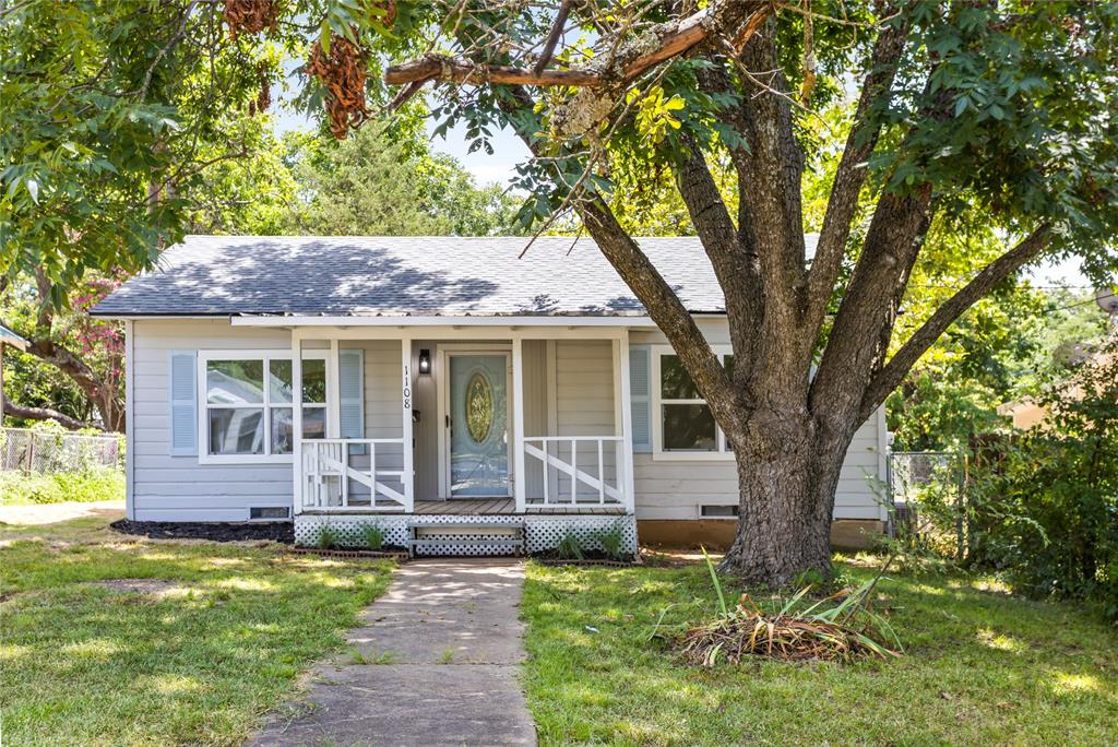 1108 W Hanna Street Property Photo 1