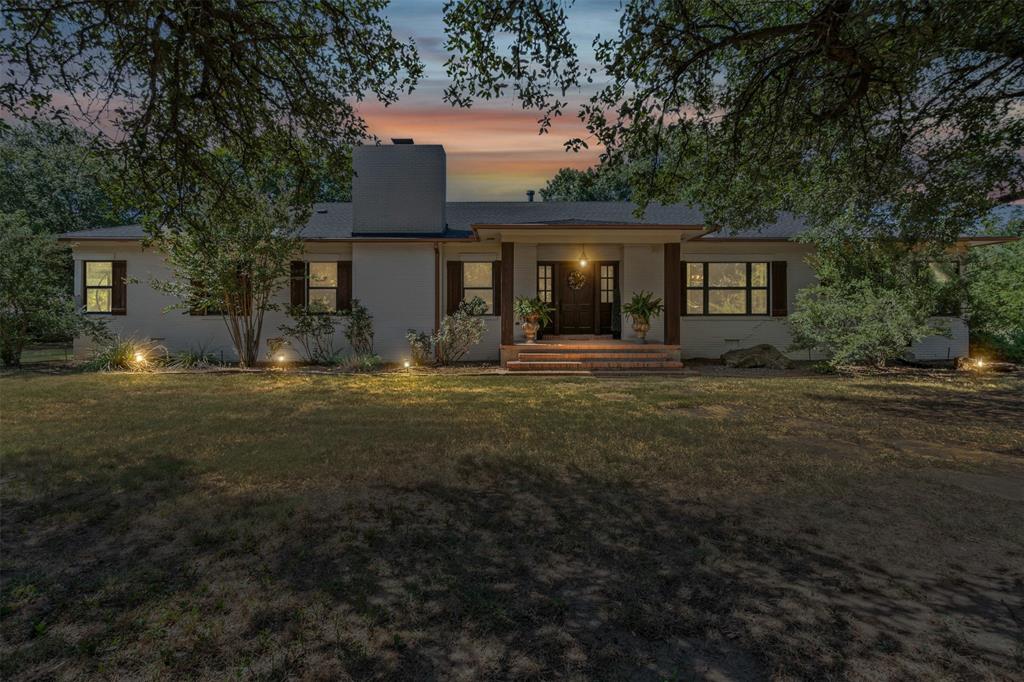 321 W Live Oak Street Property Photo 1