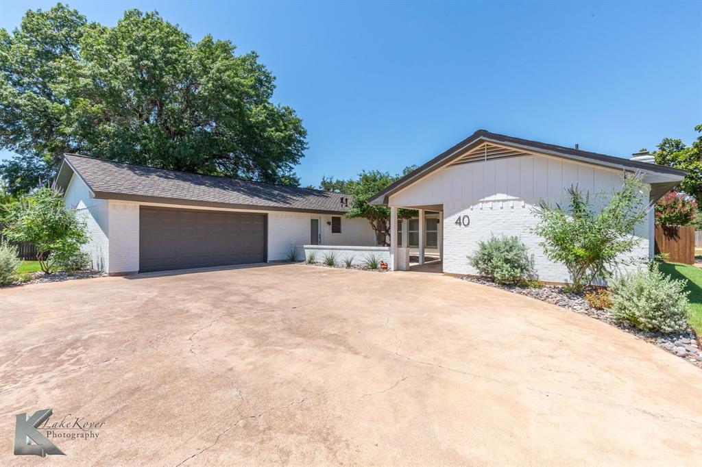 40 Pyracanthia Circle Property Photo 1
