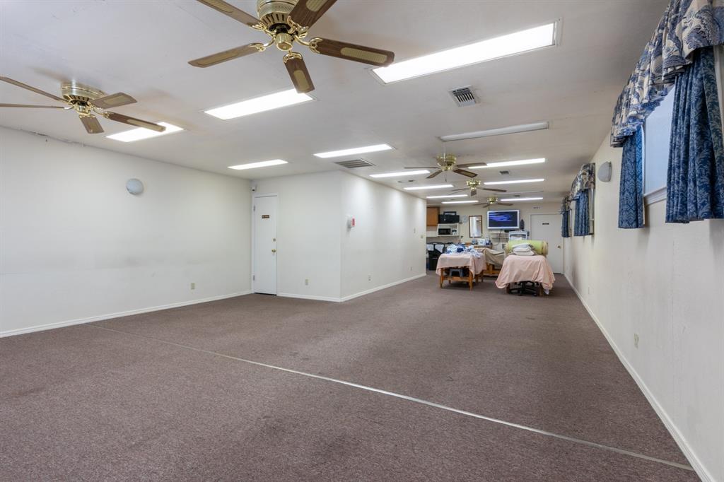 2335 W Green Oaks Boulevard Property Photo 17