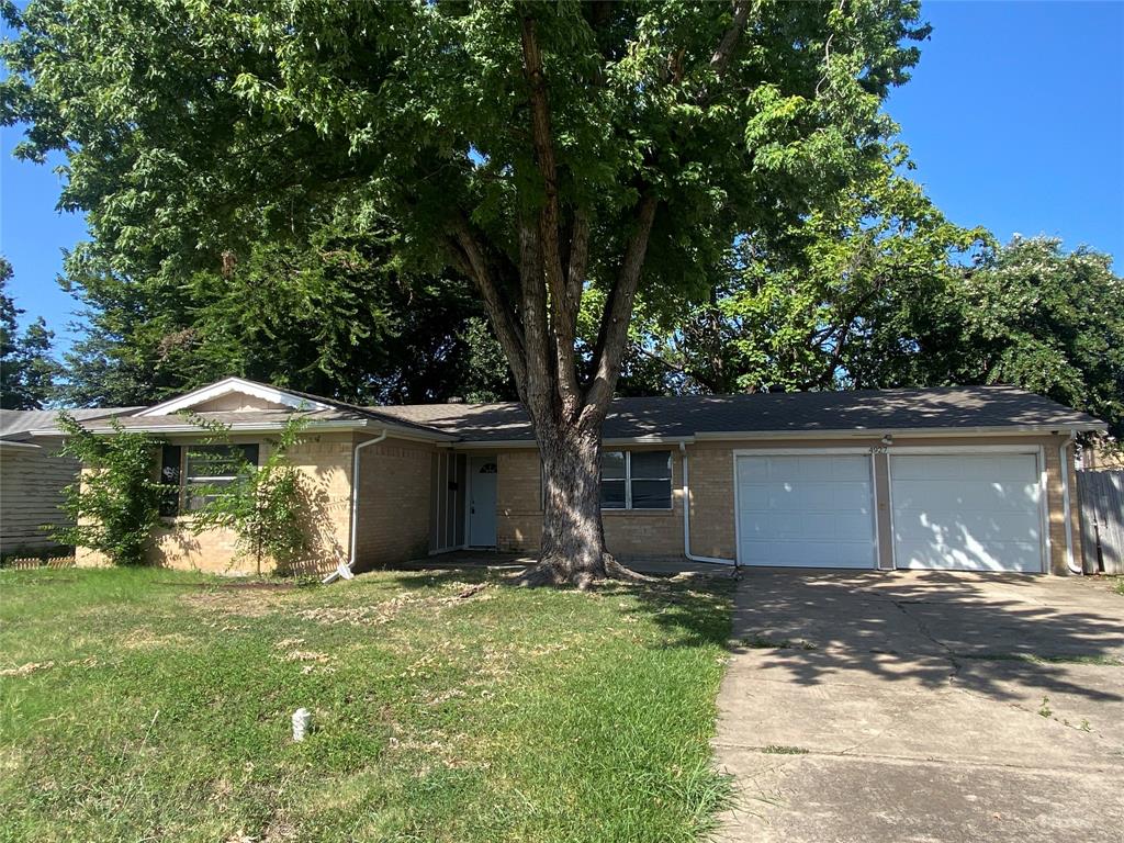 4927 Eastgate Circle Property Photo 1