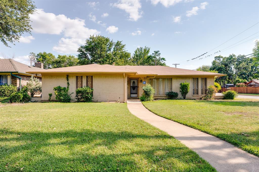 200 E Scotland Drive Property Photo 1