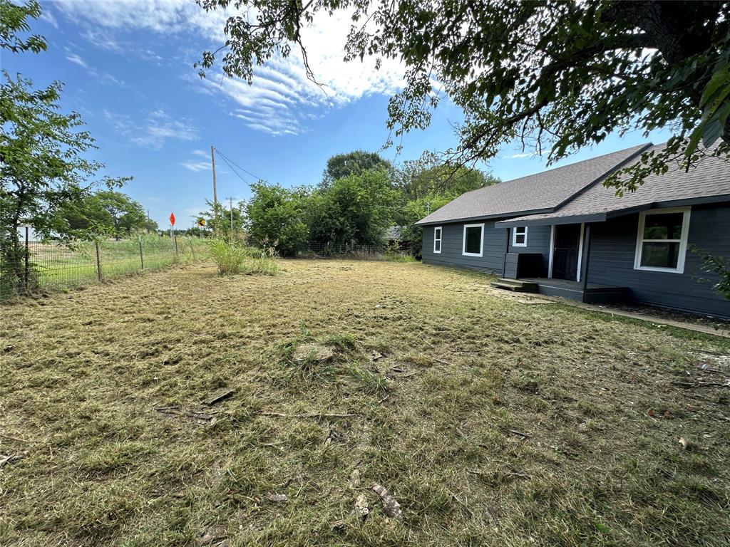 2046 Fm 121 Property Photo 1