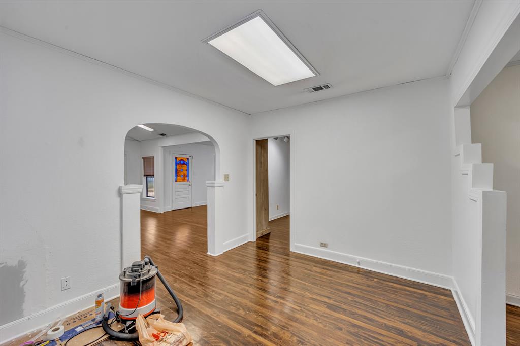 1311 W Abram Street Property Photo 11
