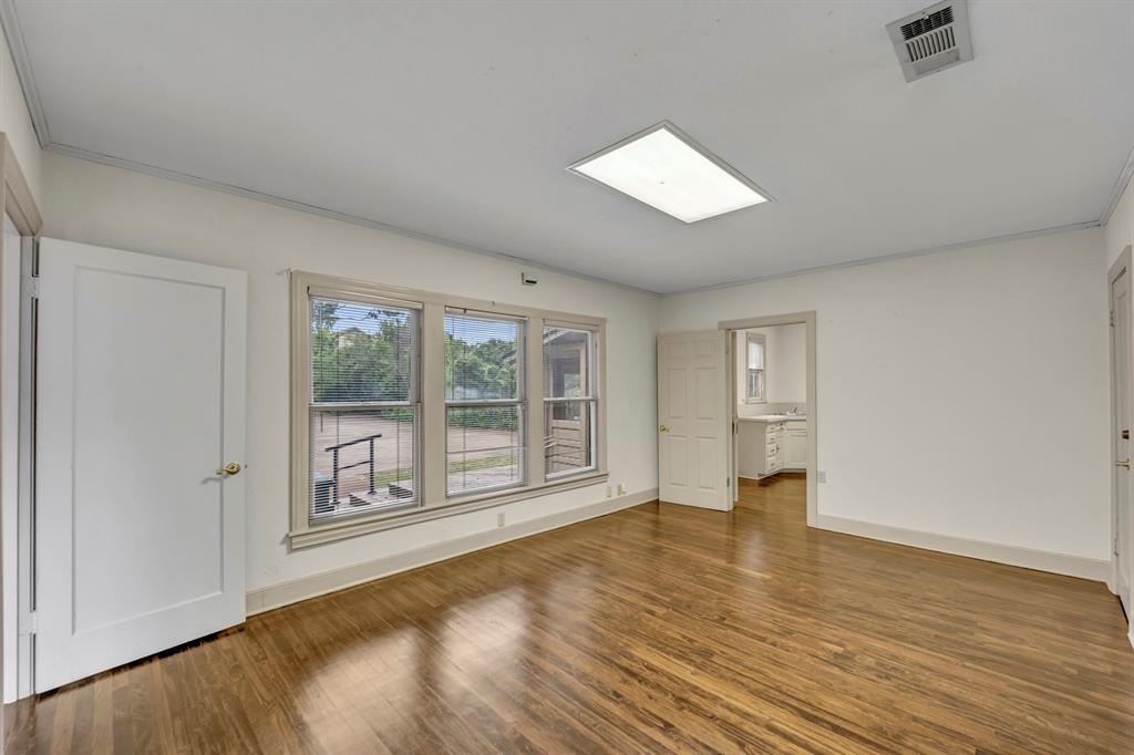 1311 W Abram Street Property Photo 15