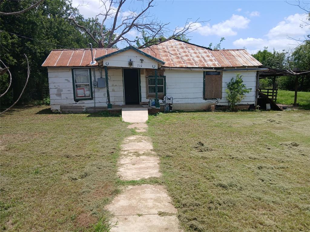 710 E Mesquite Street Property Photo 1