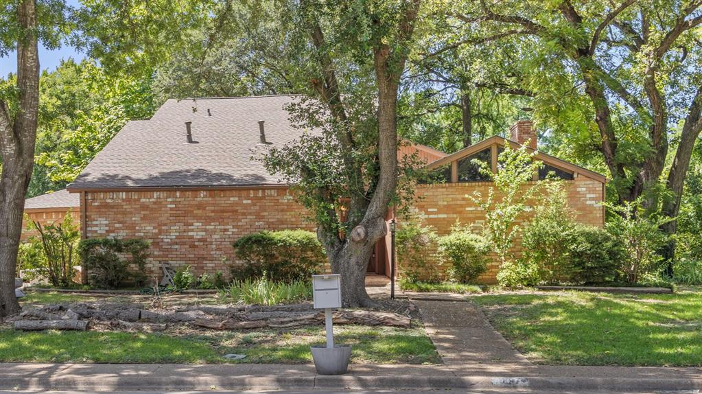 657 The Meadows Parkway Property Photo 1
