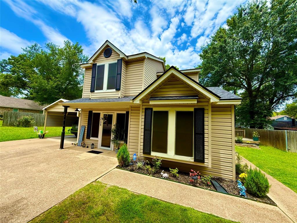 215 Loyola Drive Property Photo 1