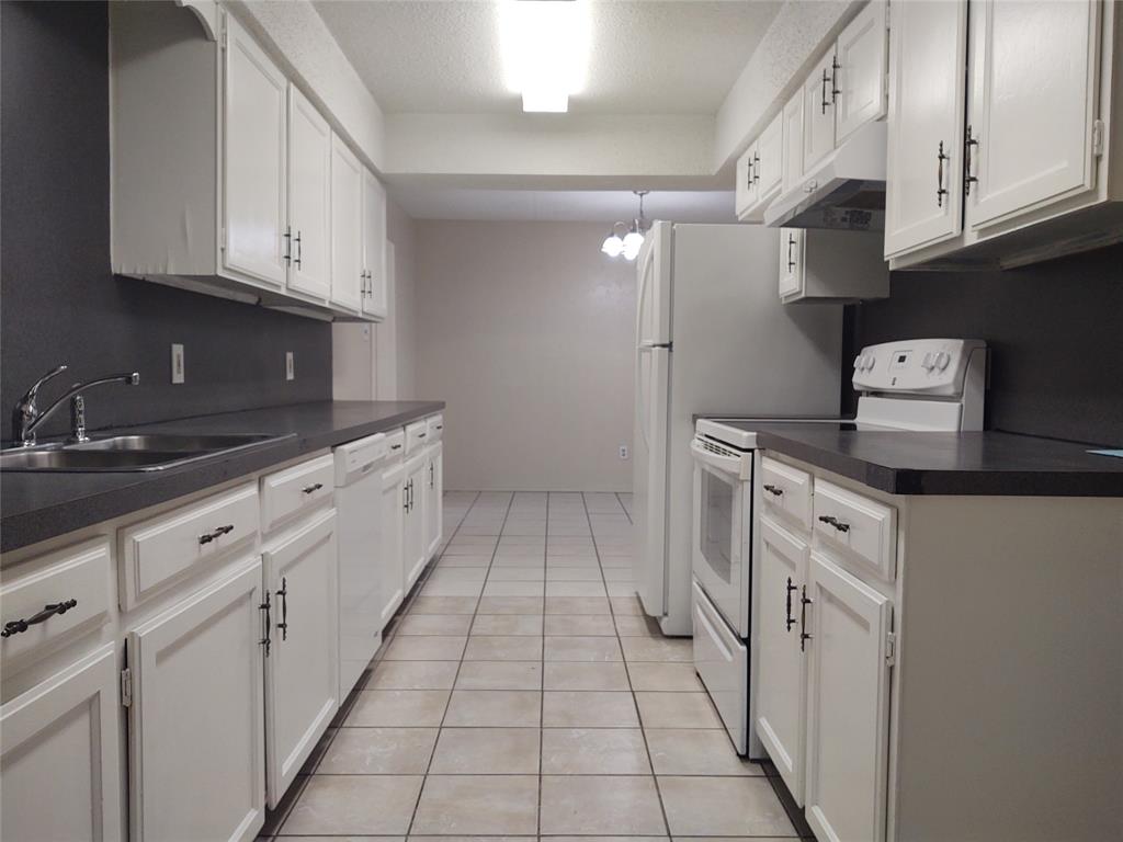 703 E Shady Grove Road Property Photo 1