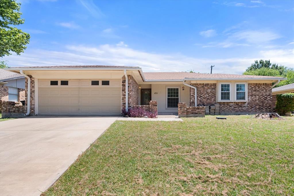 4711 N Prairieview Court Property Photo 1