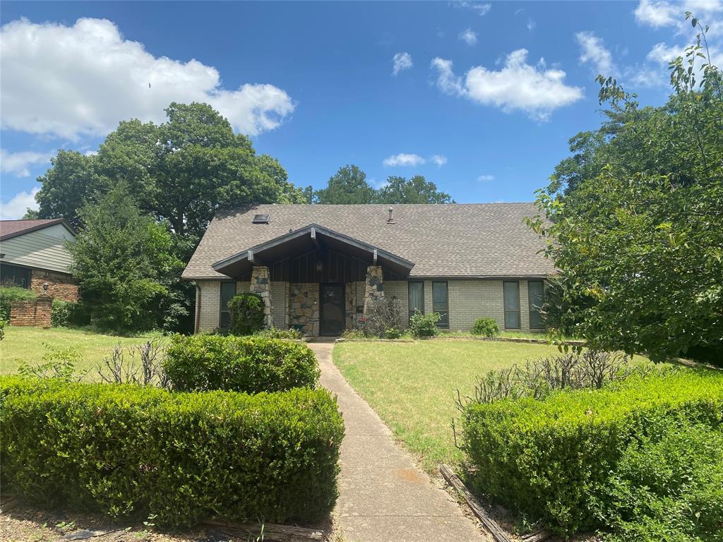 815 Wood River Road Property Photo 1