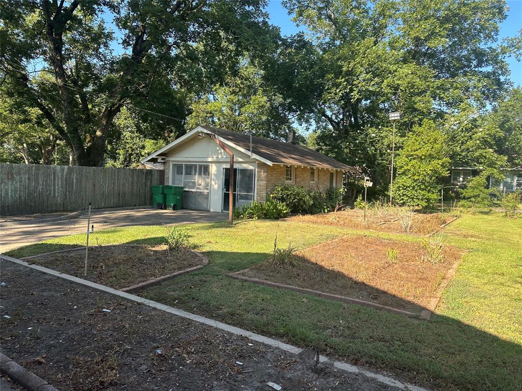 2276 Main Street Property Photo 3