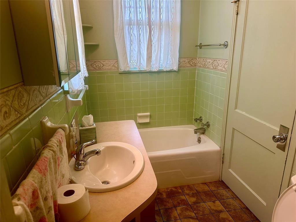 2276 Main Street Property Photo 14