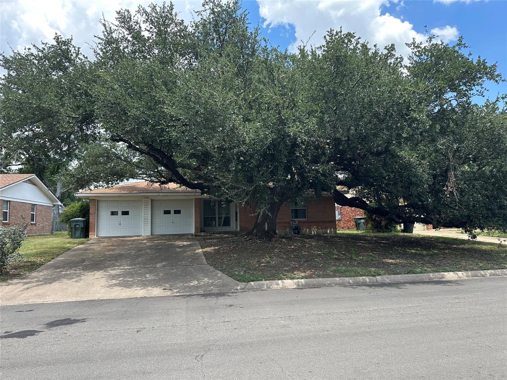 3106 Lawnwood Drive Property Photo 1
