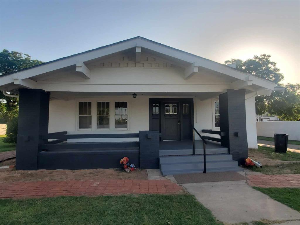 48 N Central Avenue Property Photo 1