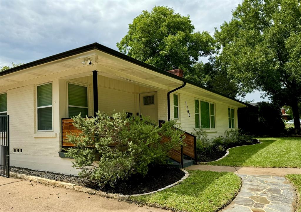 1700 Oakland Boulevard Property Photo 1