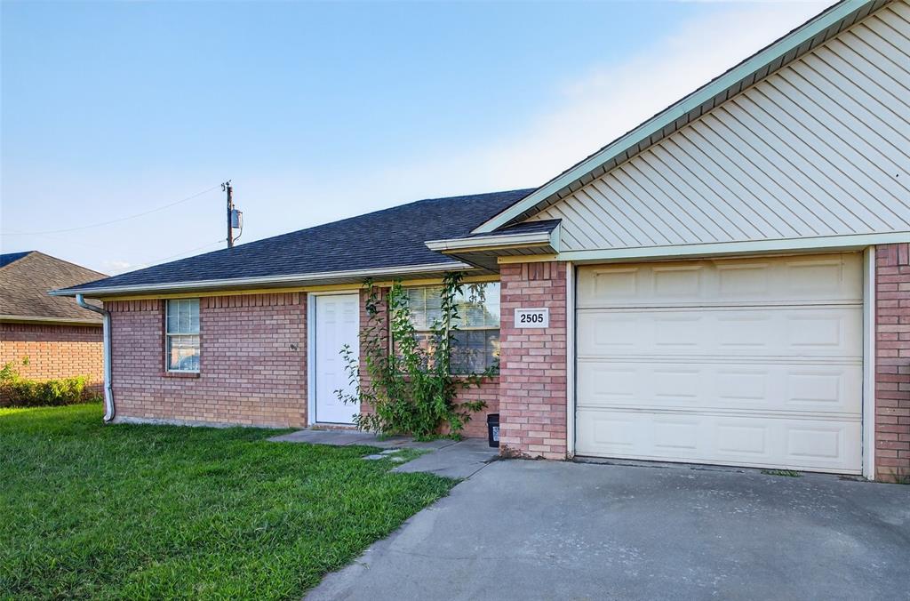 2505 Beverly Lane Property Photo 1