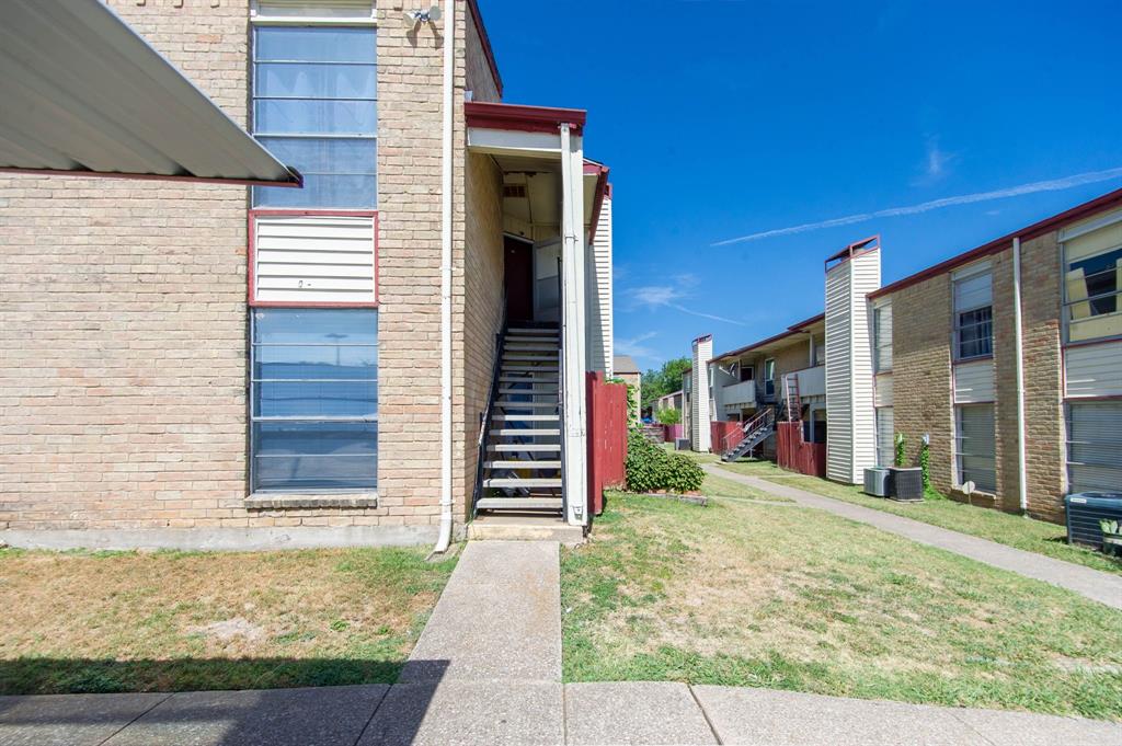 919 S Weatherred Drive 212 Property Photo 1