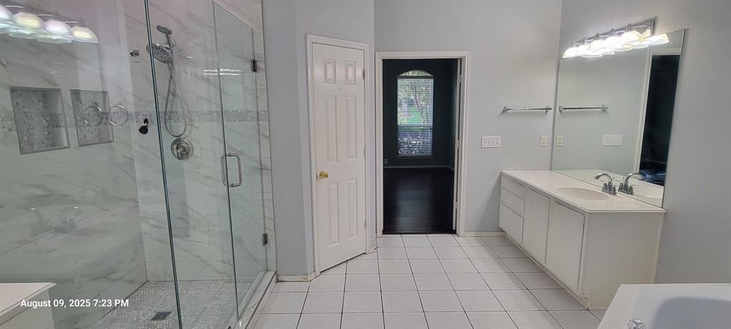 2328 Hunters Run Drive Property Photo 1