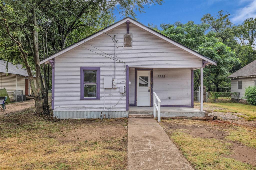 1222 Chestnut Street Property Photo 1