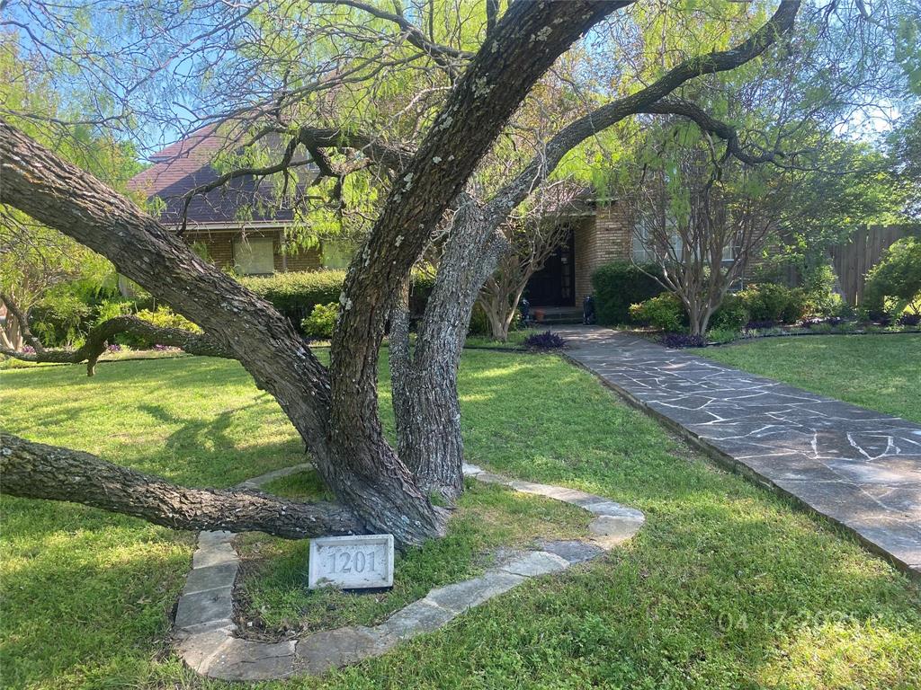 1201 Sandra Lane