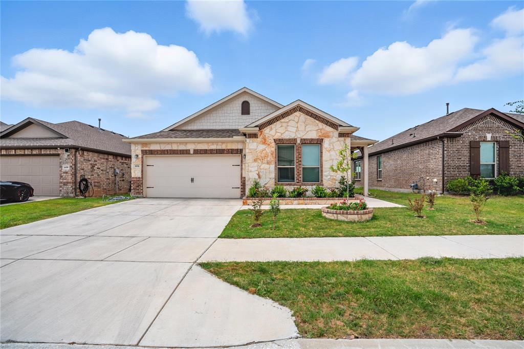 604 Bronze Forest Drive Property Photo 1