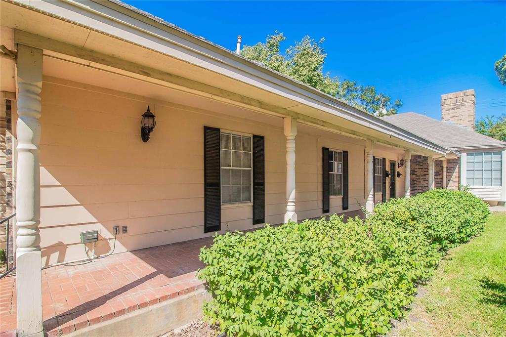4724 Washburn Avenue B Property Photo 1