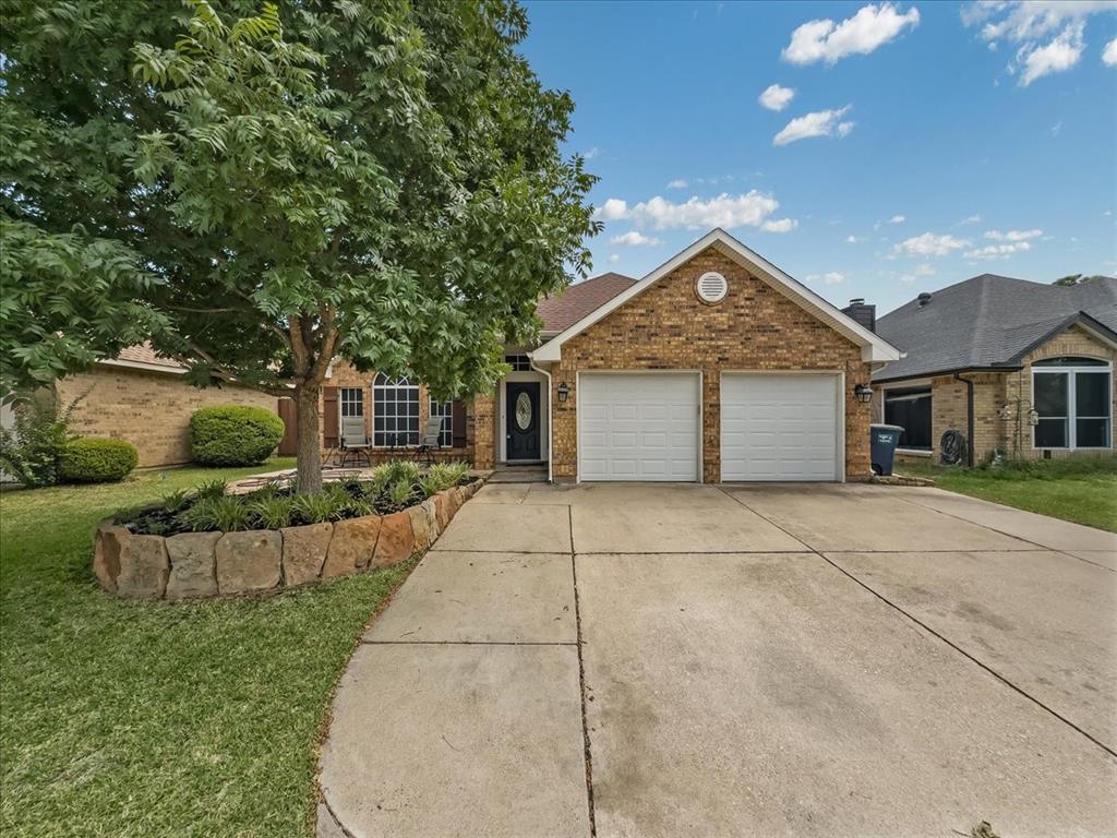 2745 Salado Trail Property Photo 1