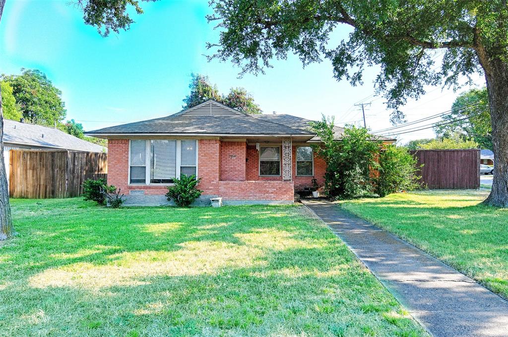 700 Dumont Drive Property Photo 1