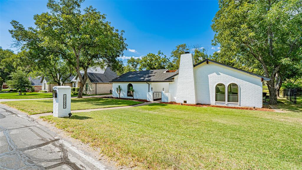 10127 Ravenswood Road Property Photo 1