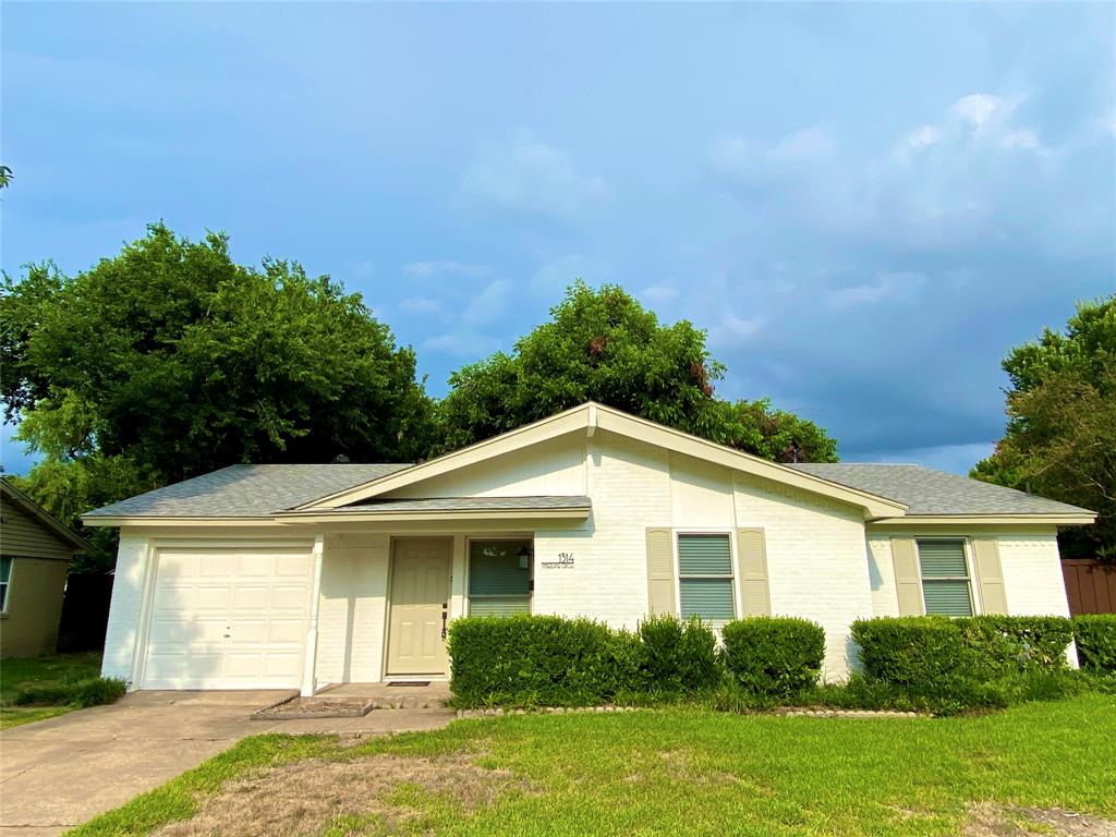 1314 Timberlake Circle Property Photo 1