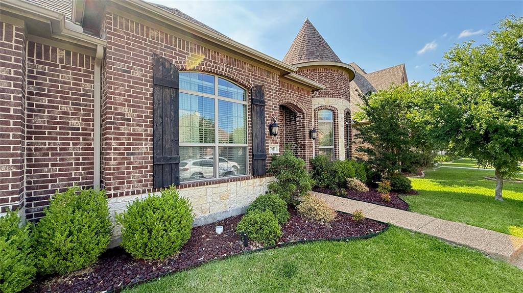 7611 Ridgebluff Lane Property Photo 1