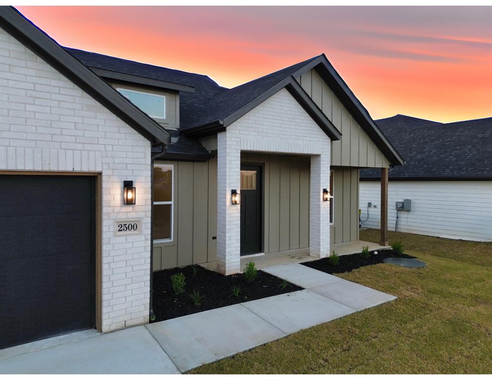 2500 Lakeridge Drive Property Photo 1