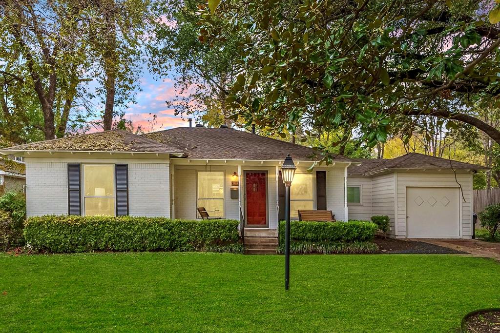 3808 Shorecrest Drive Property Photo 1