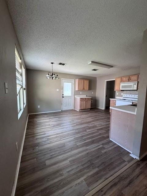 5409 Comanche Wells Drive Property Photo 1