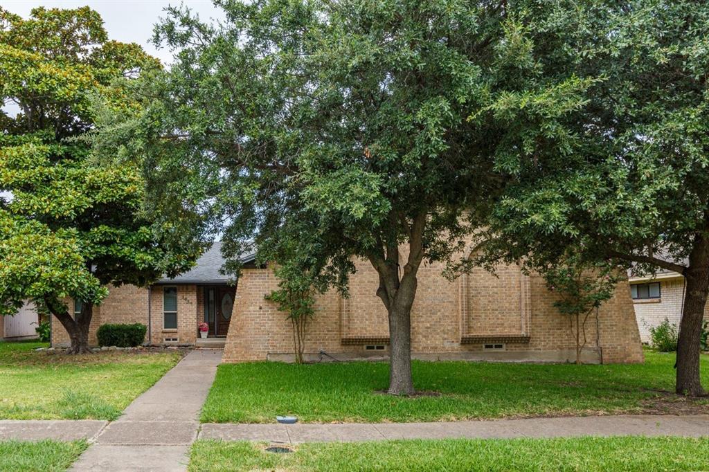 3937 Roanoke Drive Property Photo 1
