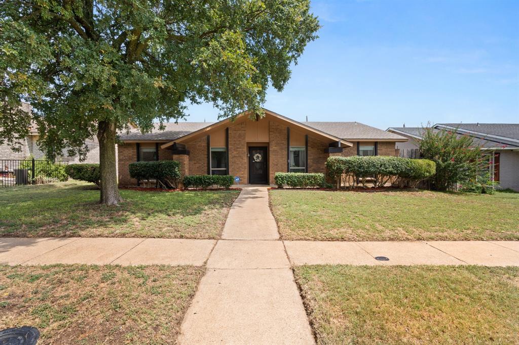 7327 Oakstone Drive Property Photo 1