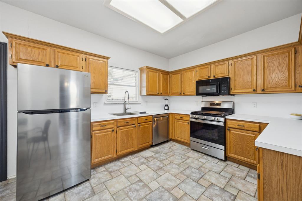 1823 Dew Valley Drive Property Photo 8