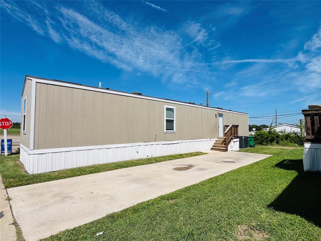 31 Oakdale Drive Property Photo 1
