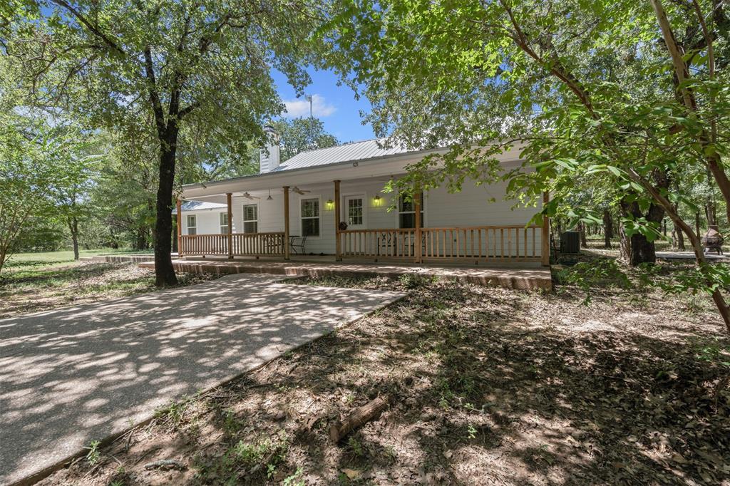 415 Private Road 1400 Property Photo 1